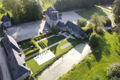 Image de Les gîtes du domaine de la Cour - 20 Couchages - Piscine - Spa extérieur