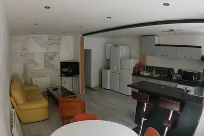 A chacun son étage. Maison 3 ch, 3 sdb, 4wc patio centre-ville