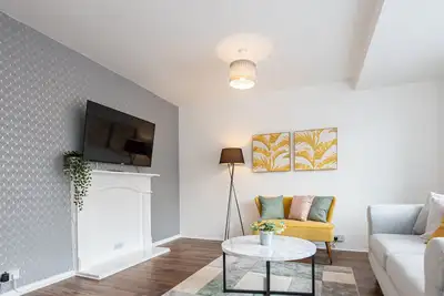 Spacious 3-Bed Home with Driveway