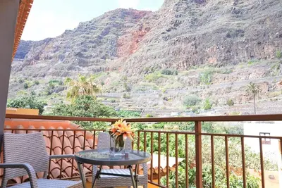 Image de Calma Suites modern 1br apartment with terrace and views