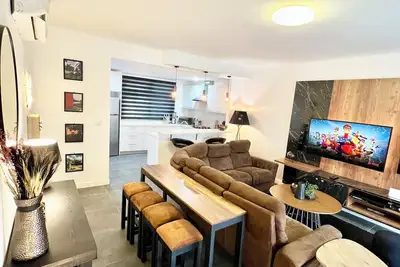 Image de Charming 2br Townhouse at Ayimensah Park – Tranquil Retreat Near Aburi Mountains