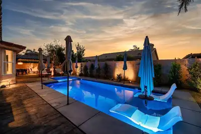 The Crescendo | Stylish Modern Pool Home