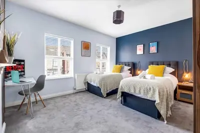 Image de Redditch 4 Bed 2. 5 Bath | From ÂŁ21 Pp Per Night | 5 Star | Long Flexible Stay