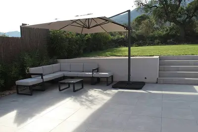 Image de Modern 4 bedroom villa, air-conditioning, swimming pool, private garden