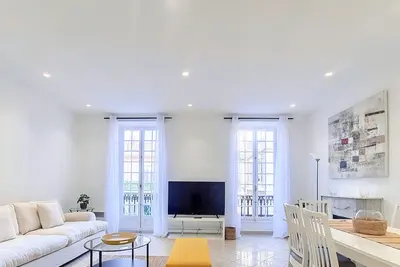 Image de N&J - Jacaranda- Central, très proche mer