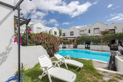 Image de 3br House - Parking - Pool - 15 min walk to Beach