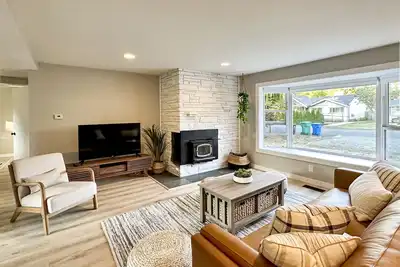 Image de Classic Charm Meets Modern Comfort Home