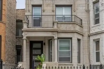 Image de Historic Hyde Park Gray Stone Upper Unit