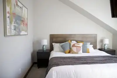 Image de Cozy 1 Bedroom Garage Apartment