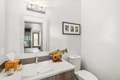 Image de Stunning Southside Duplex available for Winter Season!