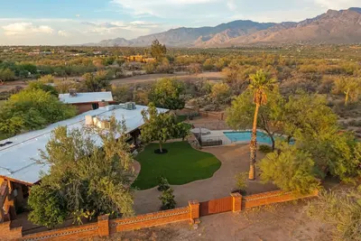 Image de Historic Estate | Mnt Views | Pool | W/Guest House