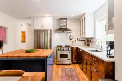 Bright newly remodeled Townhouse with fenced backyard!