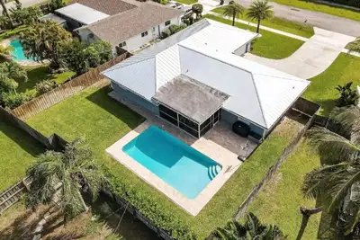 Image de 5br Wellington Equestrian Retreat+ Pool +Game Room
