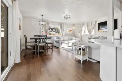 Image de North End Gem w/ Hot Tub, Fast Wifi, GameRoom, Fire Pit