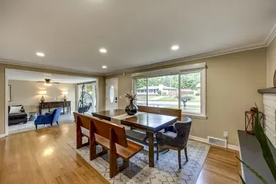 Image de Quiet Comfort: 5 Br & 2. 5 Ba, 6 TVs, Pet Friendly