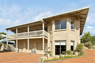 Image de Whale Watch Family & Pet Friendly Augusta Retreat