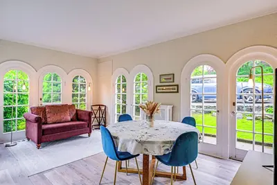 Image de Historic Mamaroneck Guest House - Walk to Harbor!