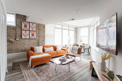 Image de Duplex Retreat near Loyola Park - 2br/1. 5ba Haven