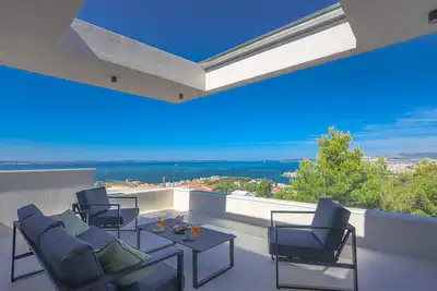 Image de Belle maison de 5 chambres à Podstrana