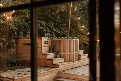 Image de The Water’s Edge ** Unique Muskoka Treehouse **