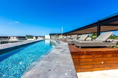 Image de Spacious and beautiful two bedroom penthouse