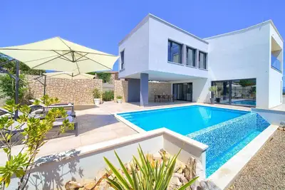 Image de Belle maison à Vrh avec sauna