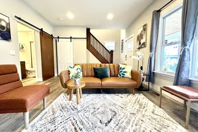 Image de Modern Spacious 3br 2ba Central House Large Backyard