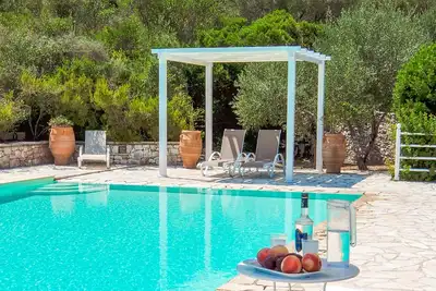 Image de Eleni Villa: 2br, Pool, Seaviews in Yioliskari, Paxos Greece