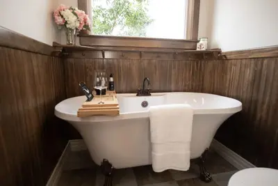 Image de Hot Tub at Brigus Bower, in the Beautiful Town Of Brigus Nl.