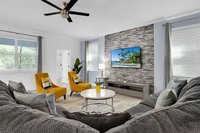 Image de Rent the Perfect 8 Bedroom Villa on Storey Lake Resort, Orlando Villa 6293