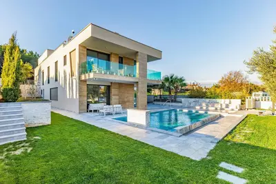 Image de Superbe maison à Pomer avec sauna