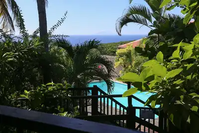 Image de Bungalow 4 pers. Vue mer et montagne, cuisine équipée. Réservez un paradis!