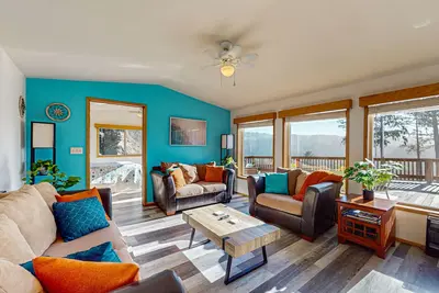 Image de Gorgeous dog-friendly coastal escape with private hot tub, patio & amazing views