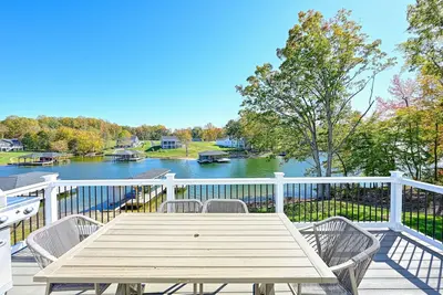 Image de Private & new Lake Anna home with beach access, game tables, kayaks, and grill