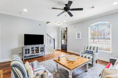 Image de Hydr comfy condo with pool access near Om - available for Ulm