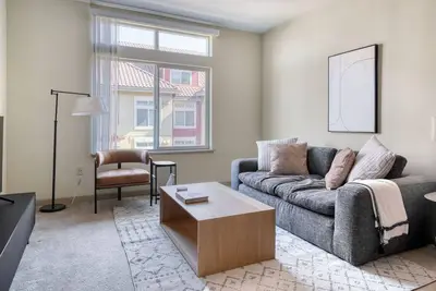 Image de Luxe Dublin 3br w/ Pool & Spa, nr Bart & Groceries, by Blueground