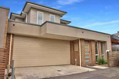 Image de Light Wick I Walk to Cbd n Gmhba Stadium