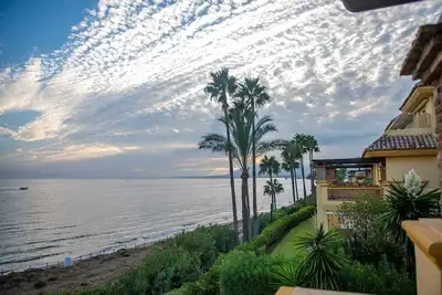 3 Bedroom Apartment frontline beach, Marbella