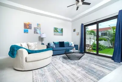 Image de Modern 2 Bed Apt w/Pool Near to Diving, Beach, etc