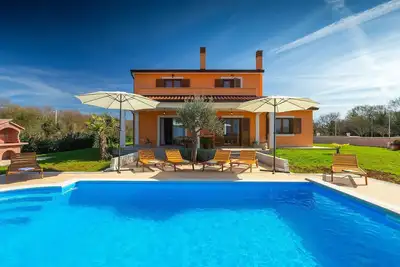 Superbe maison à Tinjan