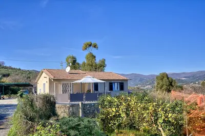 Image de Villa Anna avec piscine privée située au rez-de-chaussée 2 chambres pour 6.
