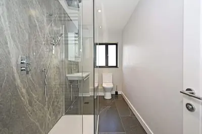 Stunning Detached House in Bassett