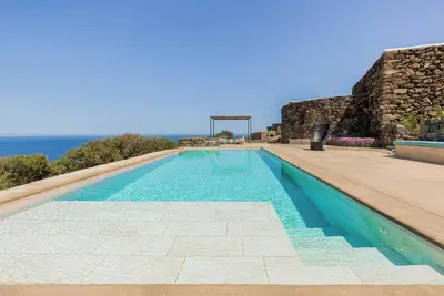 Image de Superb Villa With Private Pool, Authentic Charm and Impressive Views