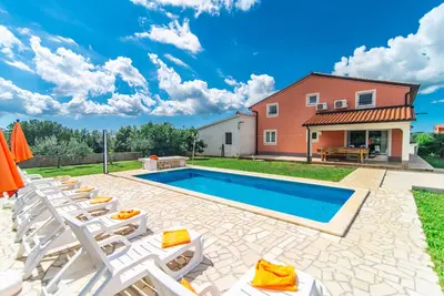 Image de Villa Roza with private pool and 6 bedrooms near Poreč