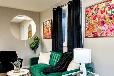 Image de Charming 2br Home | Sleeps 5| Full Stock Kitchen