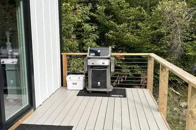 Image de Cozy and stylish retreat just minutes from Great Moose Lake.