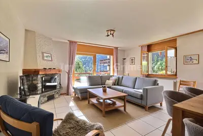 Image de Appartement très confortable pour 5 personnes, salon avec cheminée, coin cuisine avec lave-vaisselle