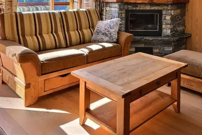 Image de Appartement très confortable pour 7 personnes, salon avec cheminée, coin cuisine avec lave-vaisselle