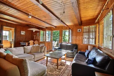 Image de Chalet confortable sur 2 étages pour 8 personnes, salon, cuisine séparée avec lave-vaisselle, 2 cham