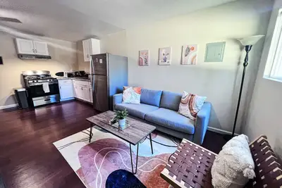 Calligraphy guest suite w/private deck & entrance